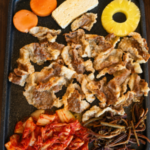 킹콩김치삼겹 대표 메뉴 - 구운 삼겹살